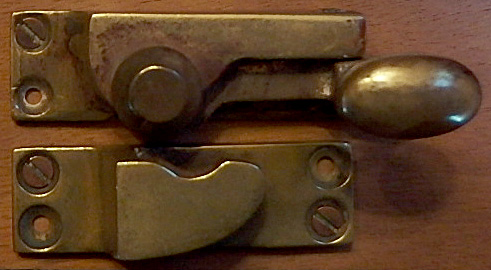 Fig. 1: A window latch from Robert Browning’s study, on display in the Hankamer Treasure Room at the ABL.