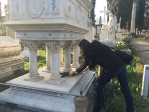 Laying flowers on Elizabeth Barrett Browning's Grave