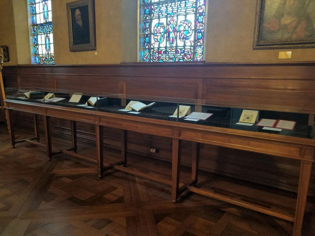Exhibit cases with items in the Hankamer Treasure Room of the Armstrong Browning Library. 